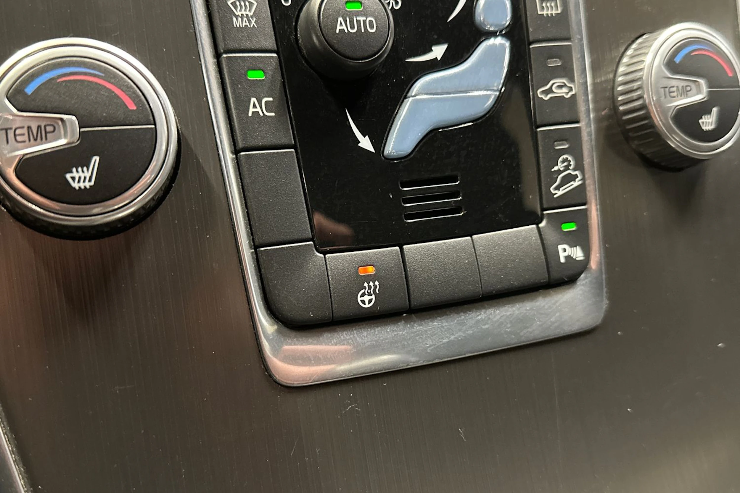 ruskea (beige) Volvo XC60 2015 kuva 17.