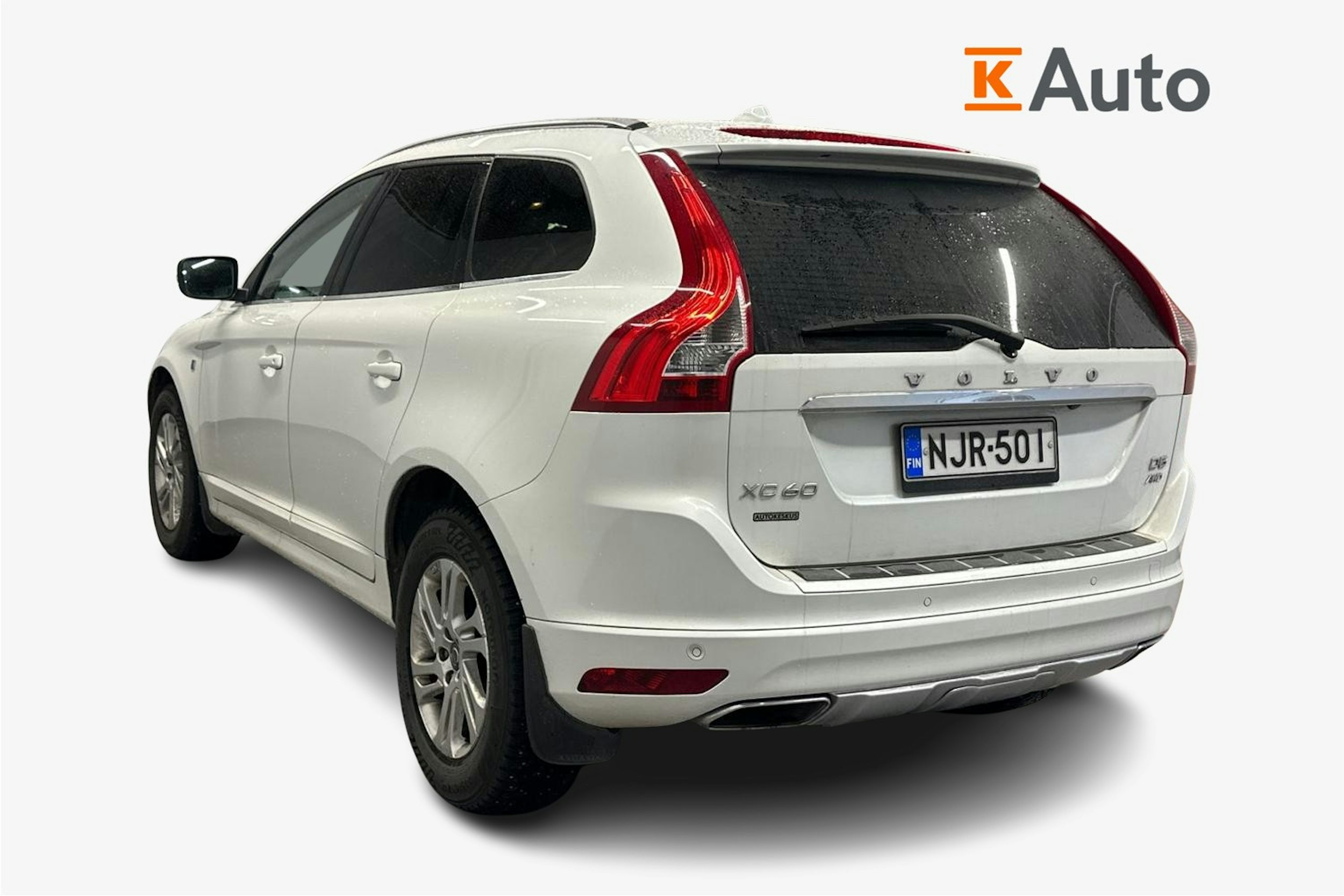 valkoinen Volvo XC60 2014 kuva 2.