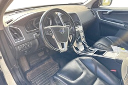 Valkoinen Volvo XC60 2014 kuva 3.