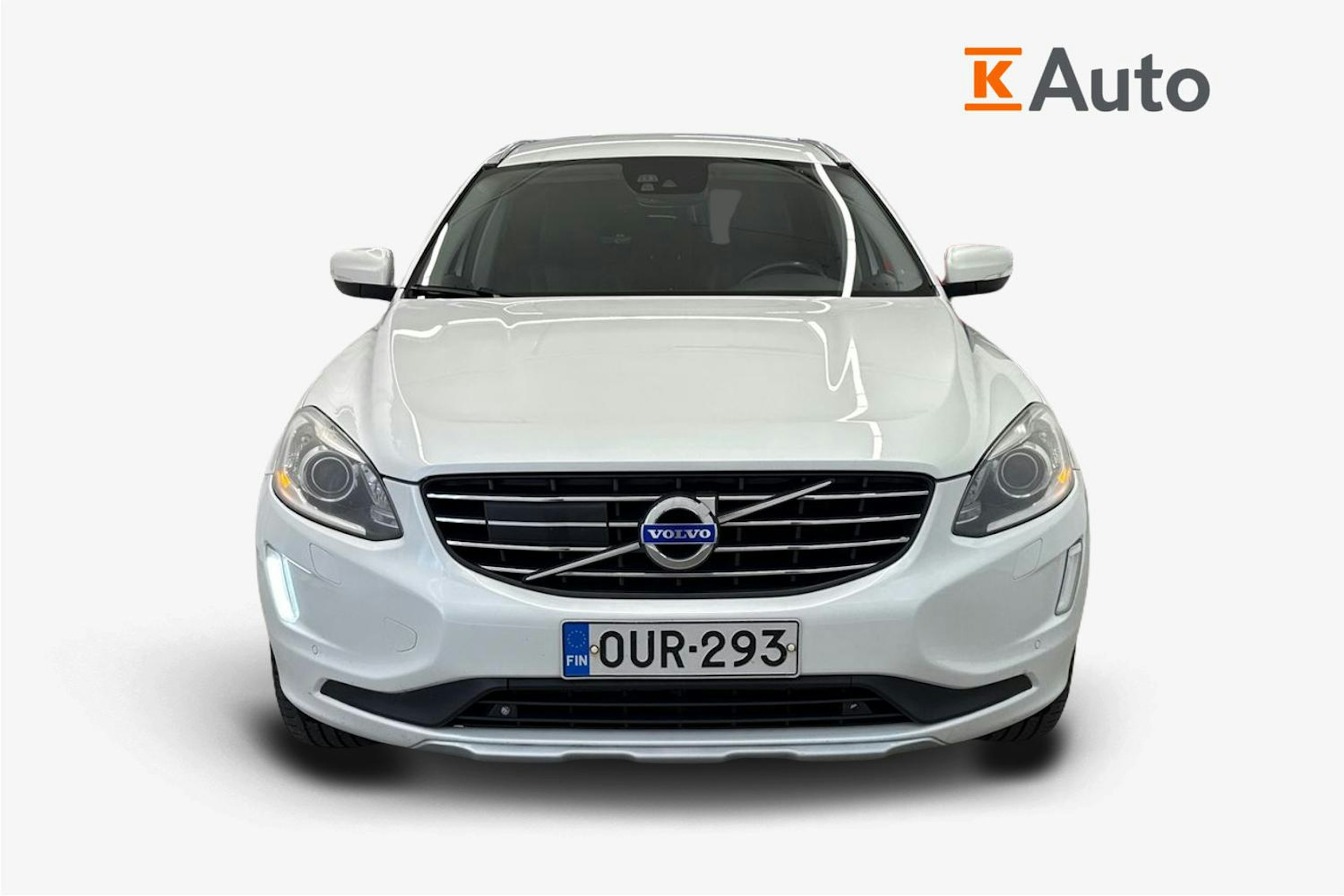 Valkoinen Volvo XC60 2014 kuva 5.
