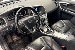 Valkoinen Volvo XC60 2014 kuva 7.