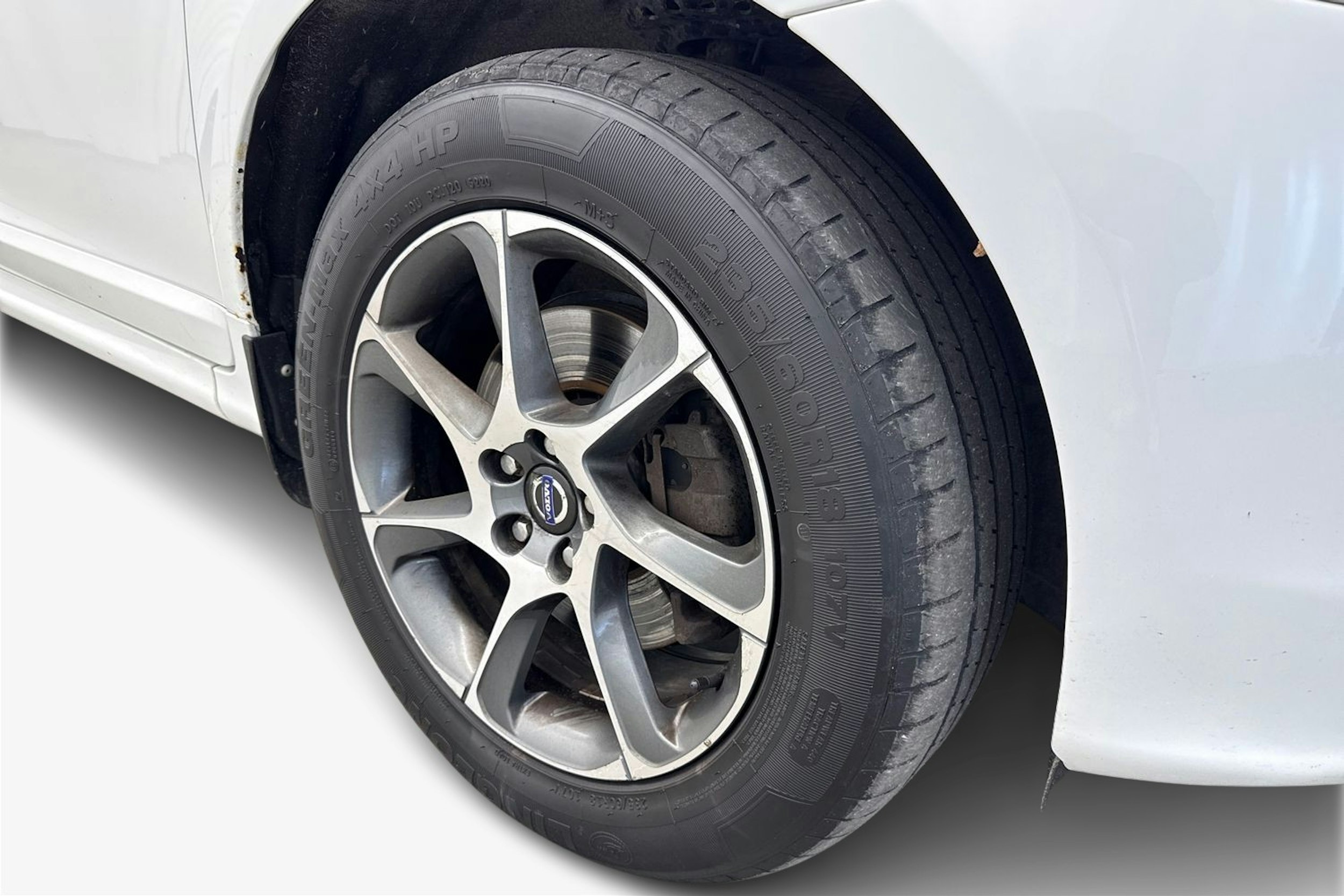 Valkoinen Volvo XC60 2014 kuva 11.
