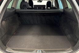 Valkoinen Volvo XC60 2014 kuva 14.