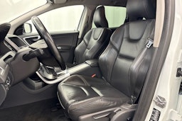 Valkoinen Volvo XC60 2014 kuva 16.