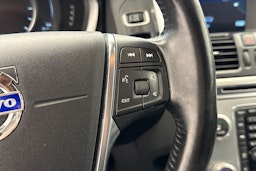 Valkoinen Volvo XC60 2014 kuva 18.