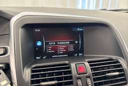 Valkoinen Volvo XC60 2014 kuva 21.