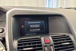 Valkoinen Volvo XC60 2014 kuva 22.