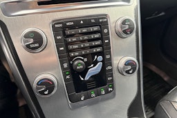 Valkoinen Volvo XC60 2014 kuva 27.