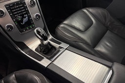 Valkoinen Volvo XC60 2014 kuva 28.