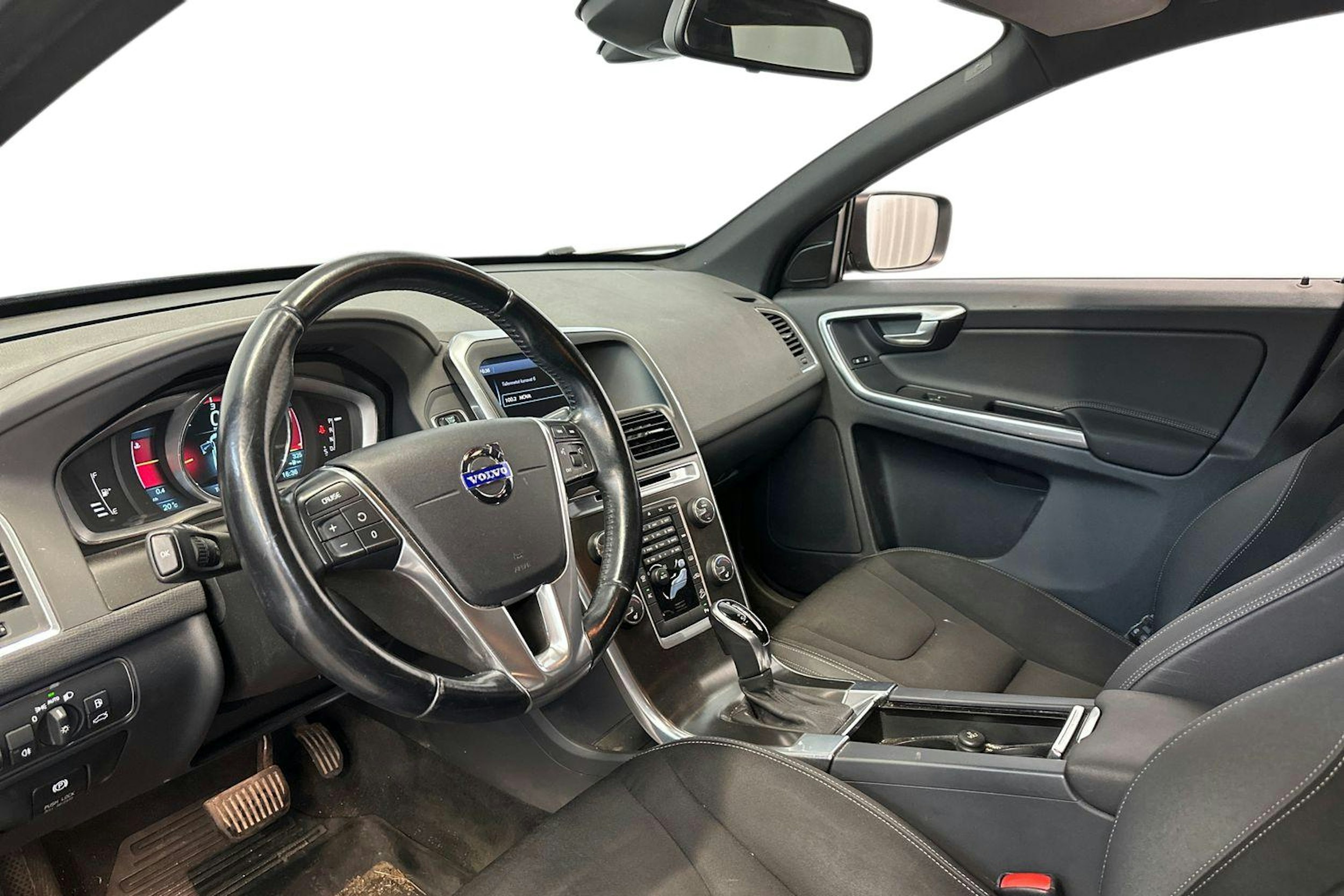 musta Volvo XC60 2014 kuva 3.