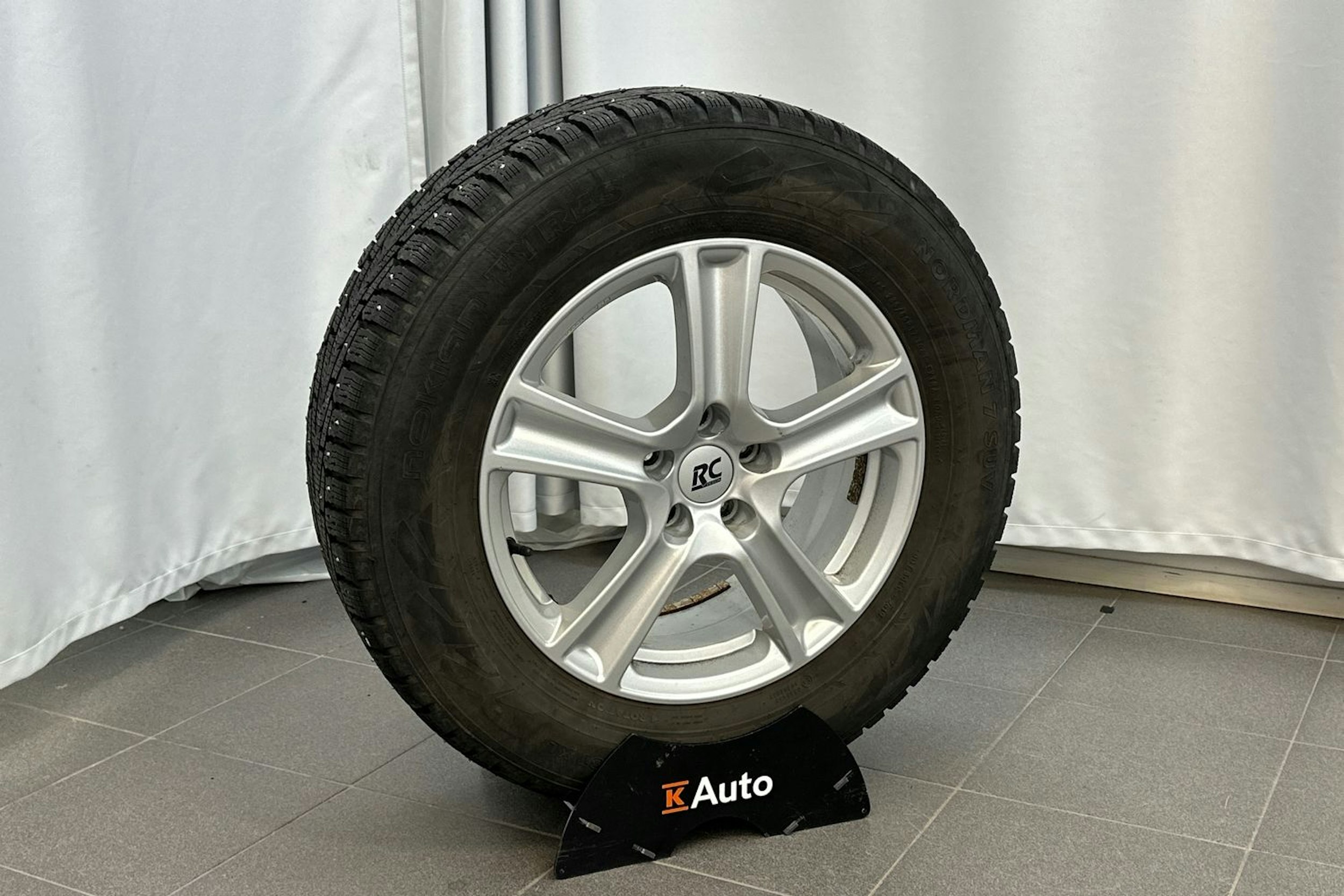 musta Volvo XC60 2014 kuva 14.