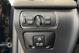 musta Volvo XC60 2014 kuva 19.