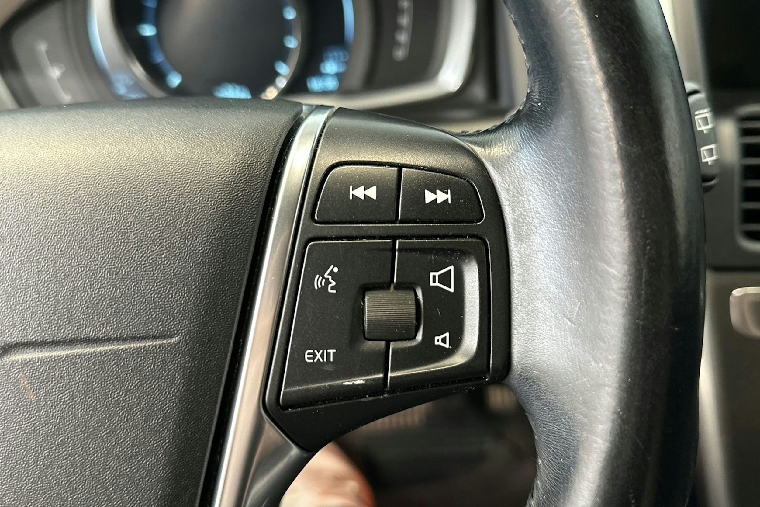 musta Volvo XC60 2014 kuva 21.
