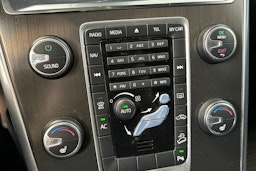 musta Volvo XC60 2014 kuva 24.