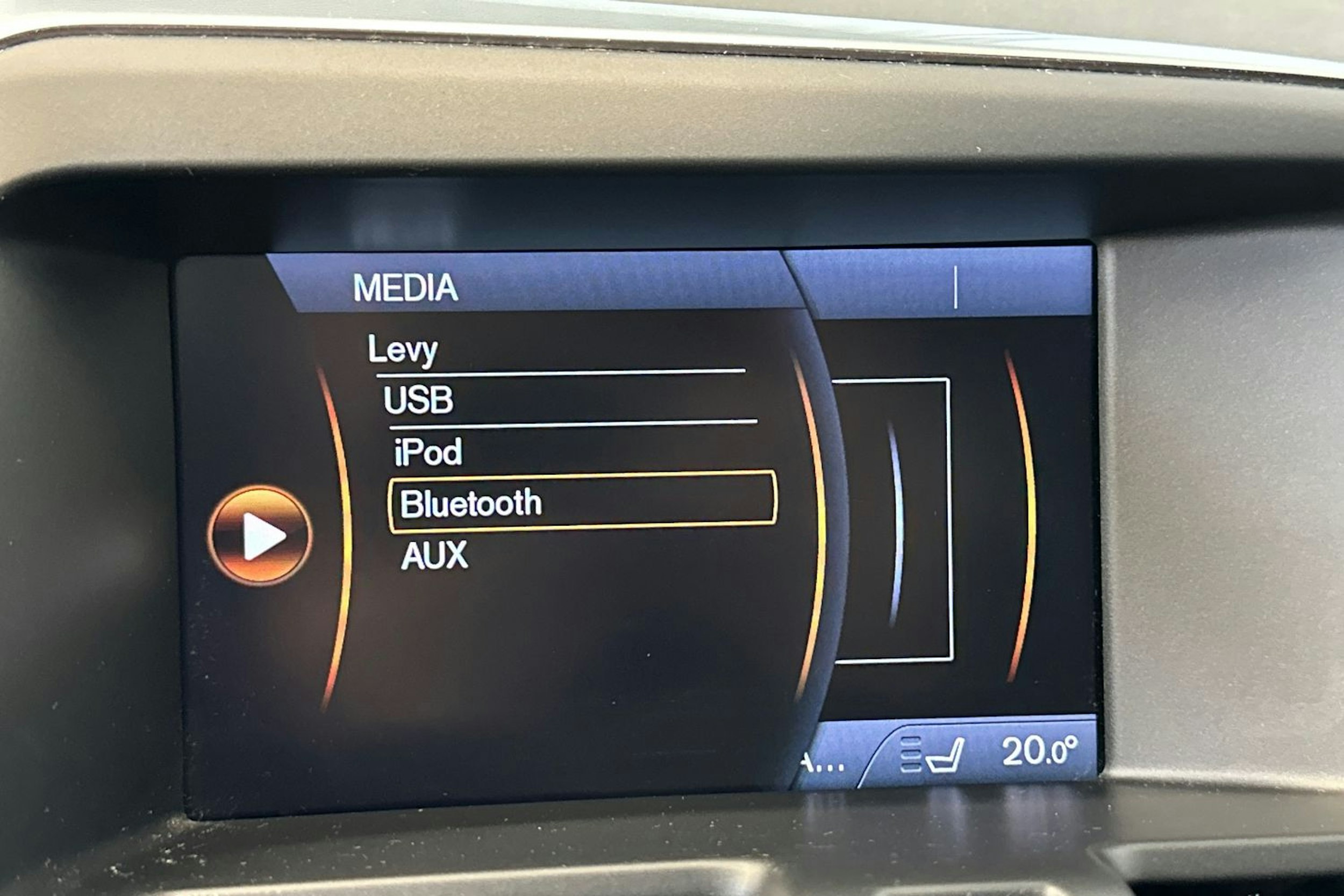 musta Volvo XC60 2014 kuva 28.