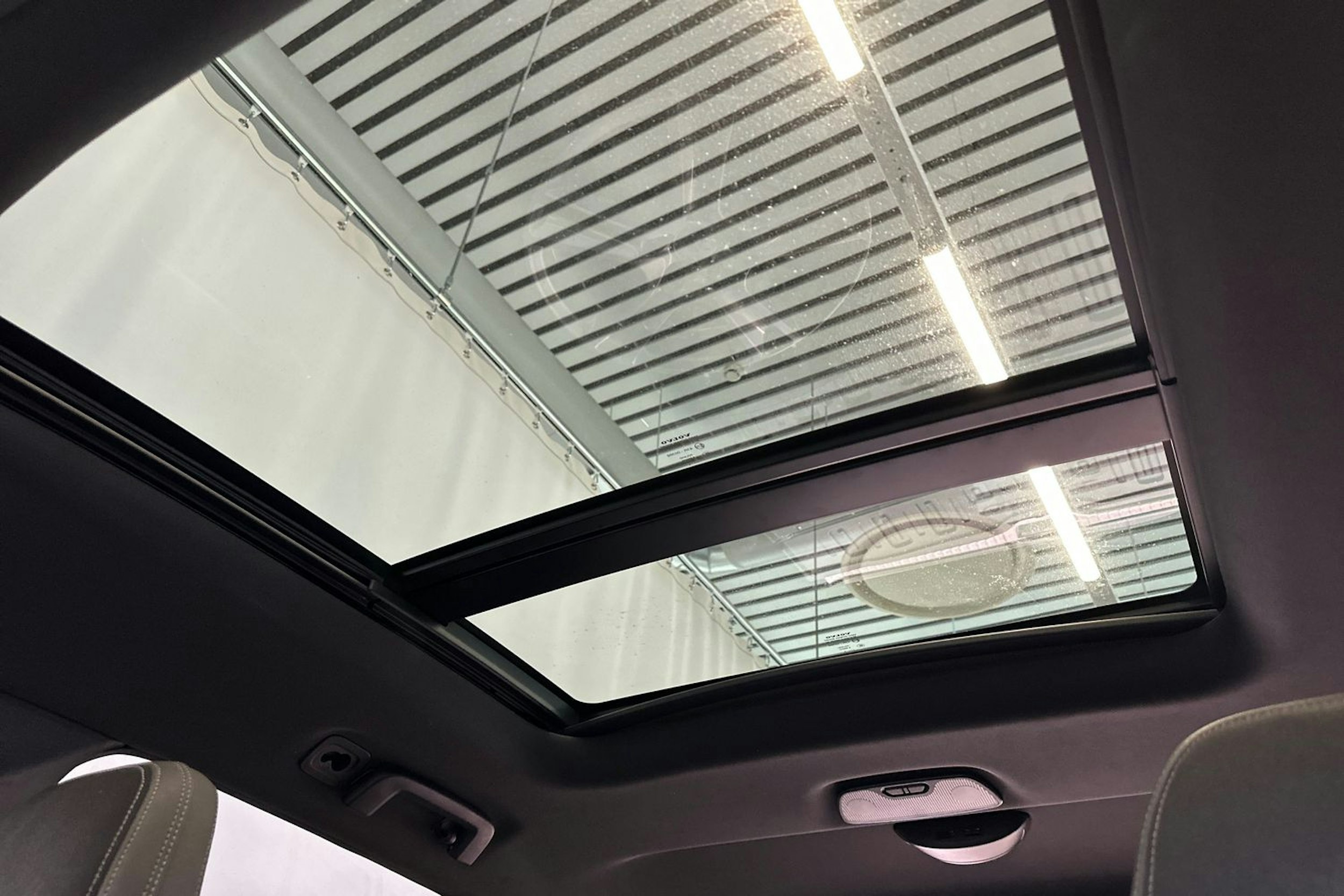 musta Volvo XC60 2014 kuva 30.