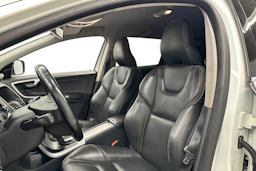valkoinen Volvo XC60 2014 kuva 6.