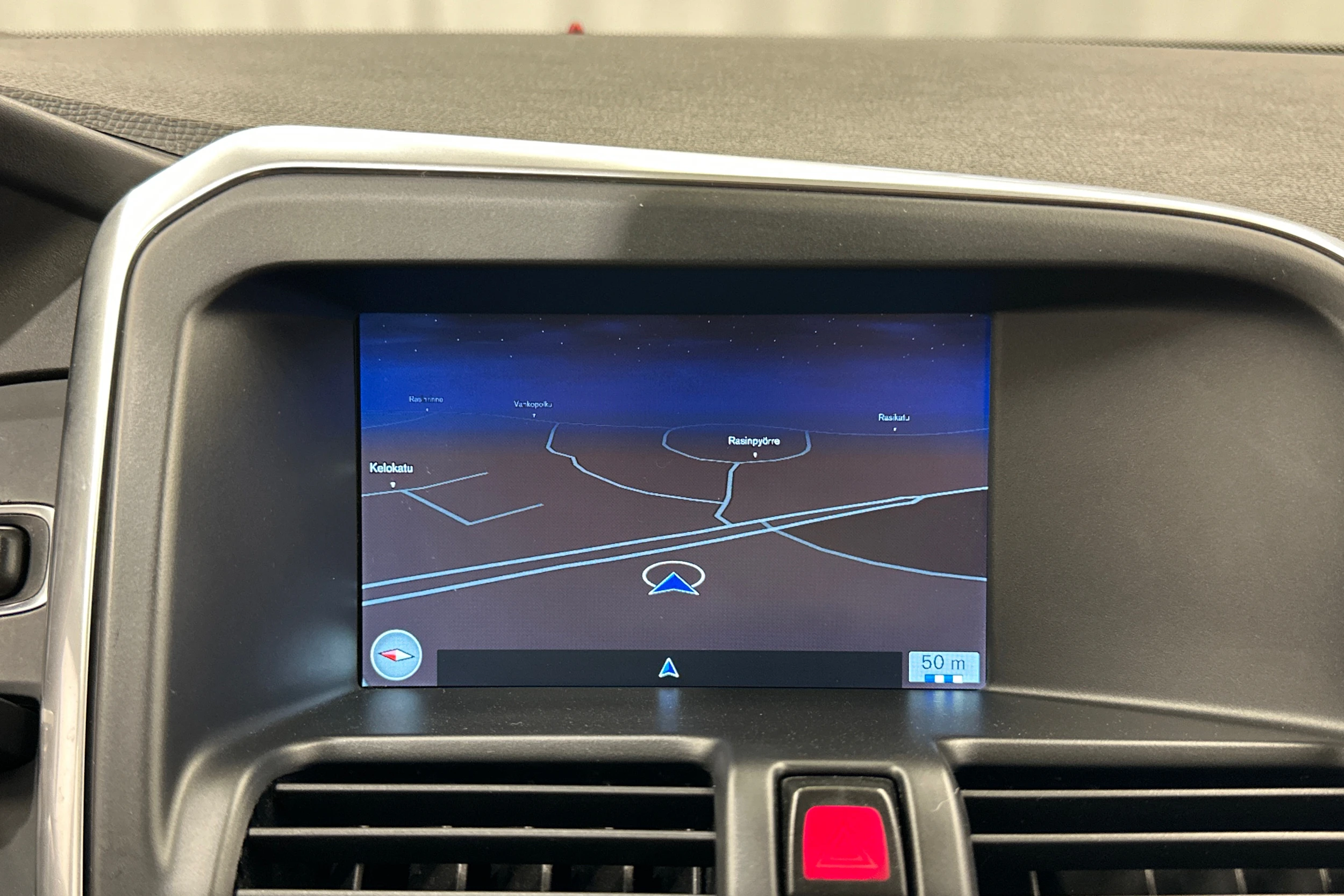 valkoinen Volvo XC60 2014 kuva 17.
