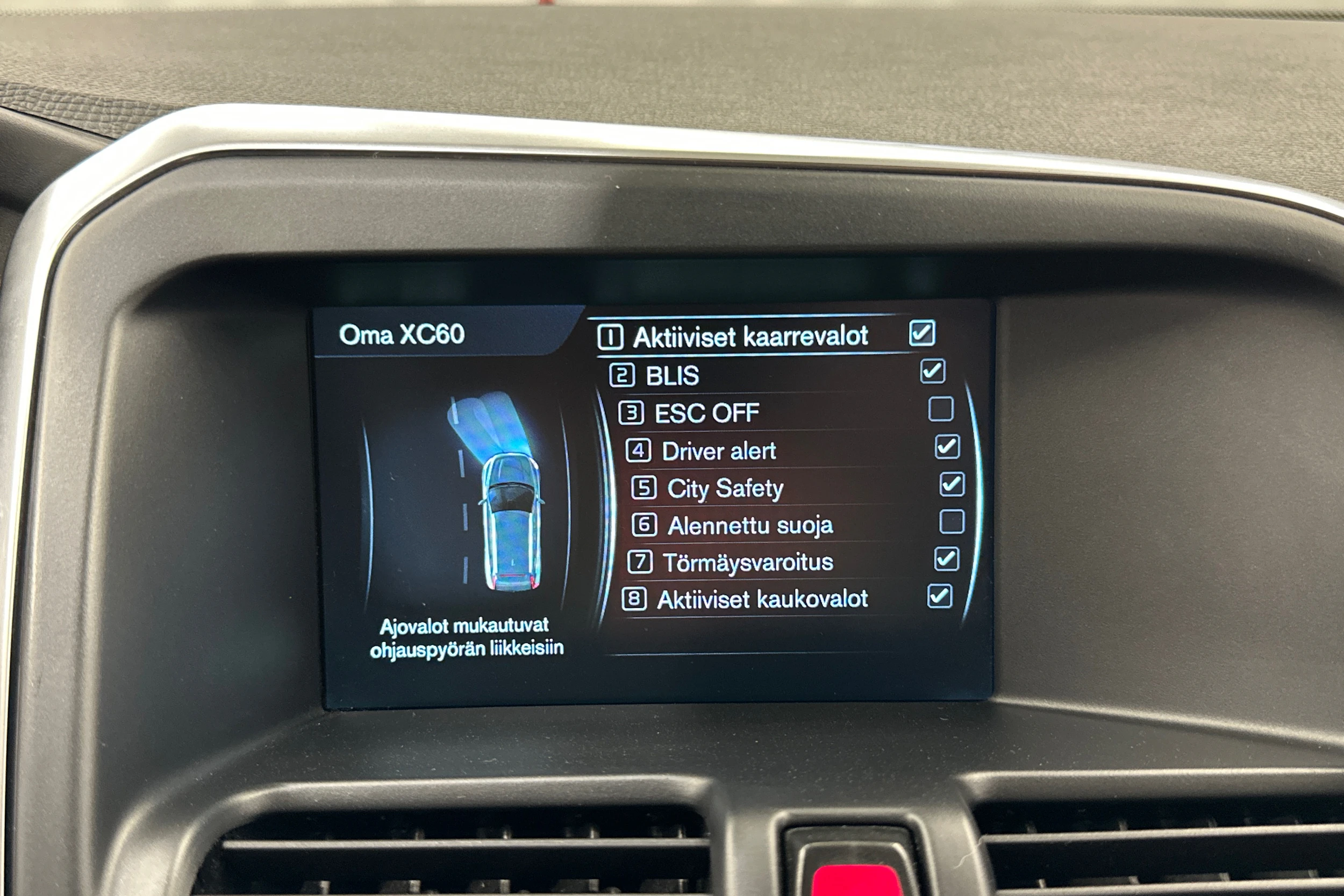 valkoinen Volvo XC60 2014 kuva 18.