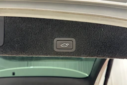valkoinen Volvo XC60 2014 kuva 23.