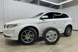 valkoinen Volvo XC60 2014 kuva 24.