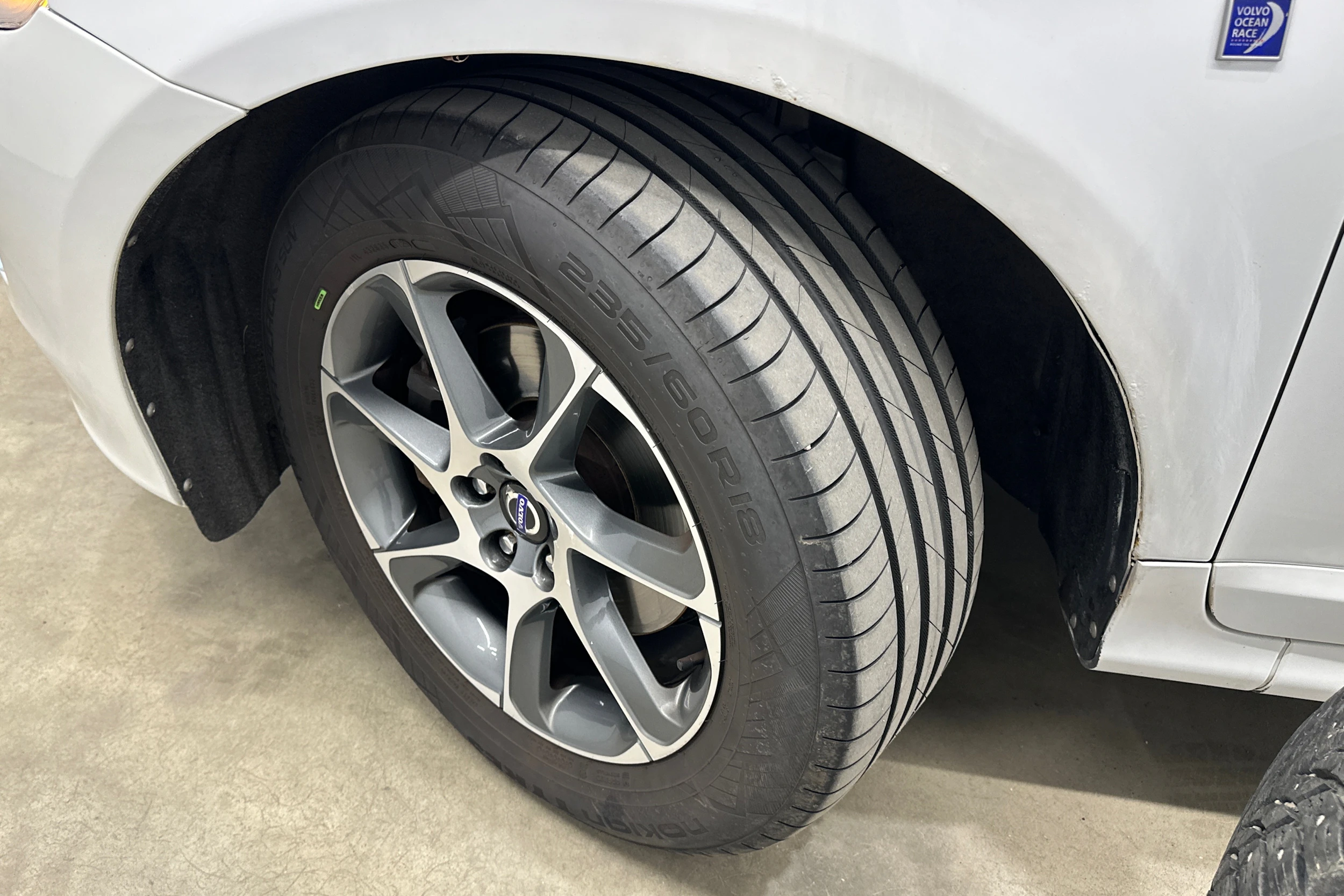 valkoinen Volvo XC60 2014 kuva 26.