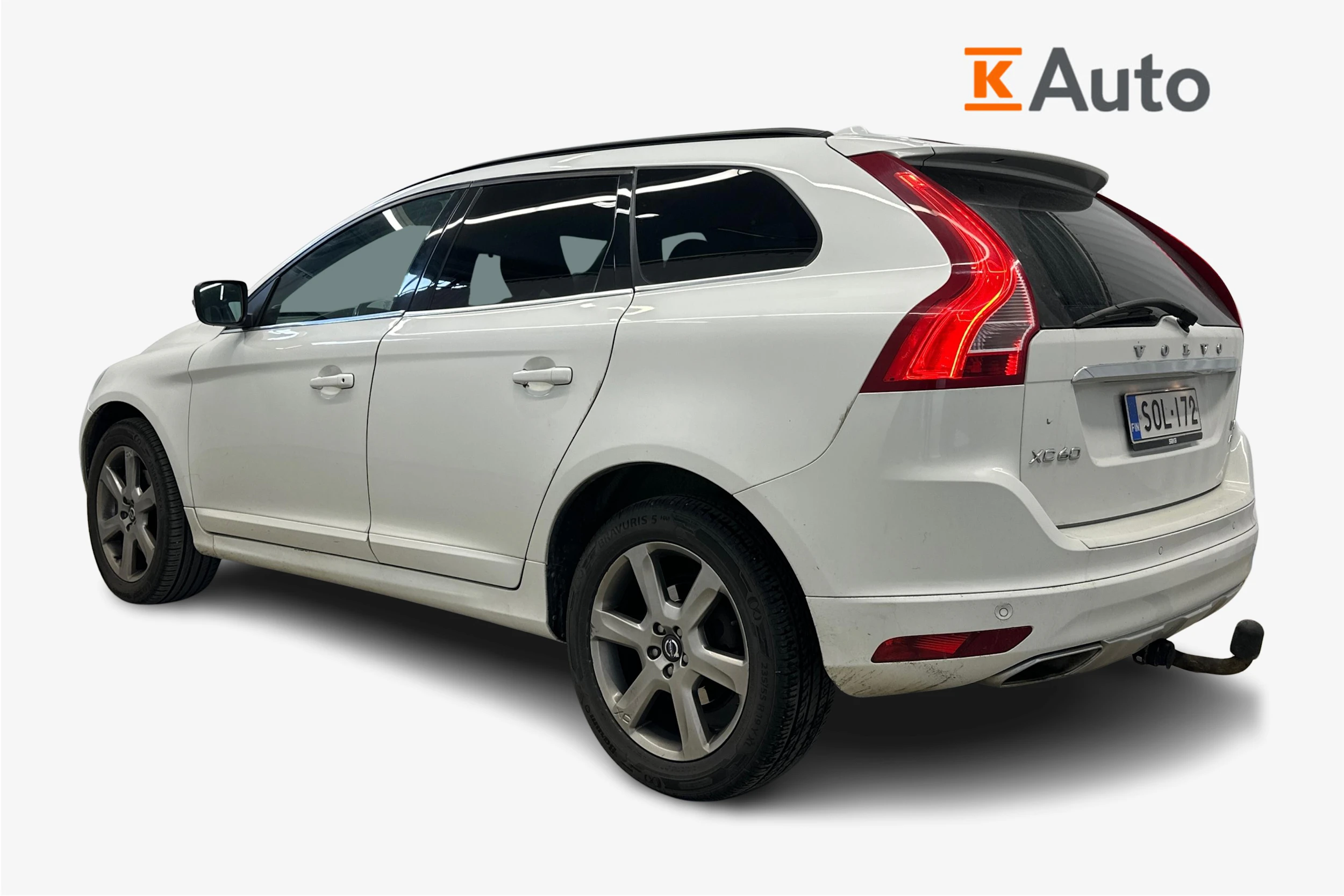 valkoinen Volvo XC60 2014 kuva 2.