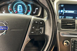 valkoinen Volvo XC60 2014 kuva 14.