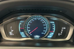 valkoinen Volvo XC60 2014 kuva 15.