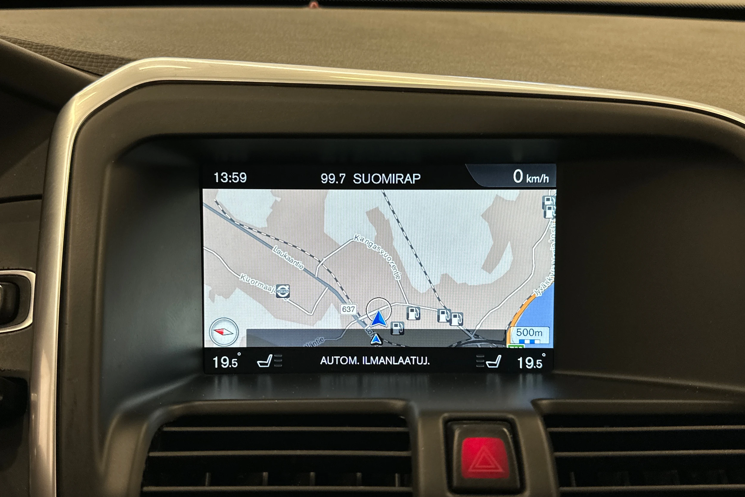 valkoinen Volvo XC60 2014 kuva 18.