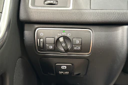 valkoinen Volvo XC60 2014 kuva 19.