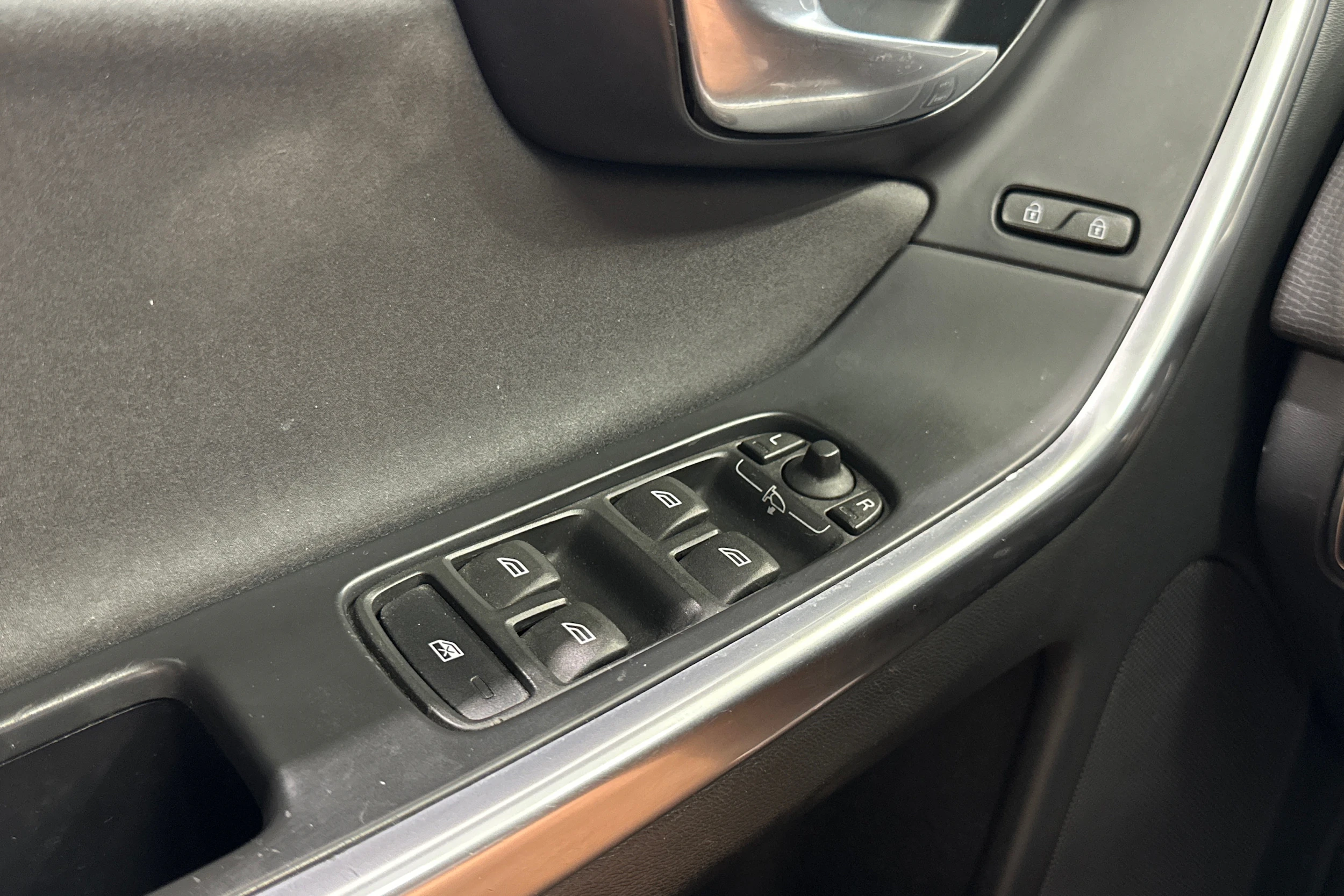 valkoinen Volvo XC60 2014 kuva 20.