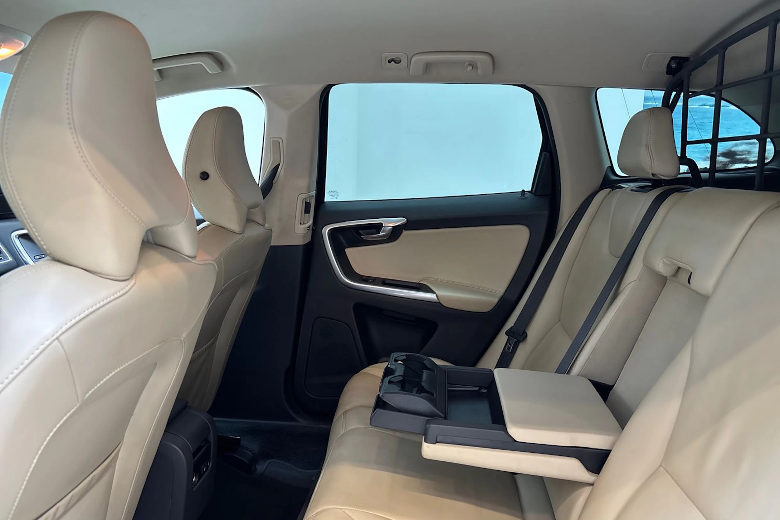 harmaa Volvo XC60 2014 kuva 14.