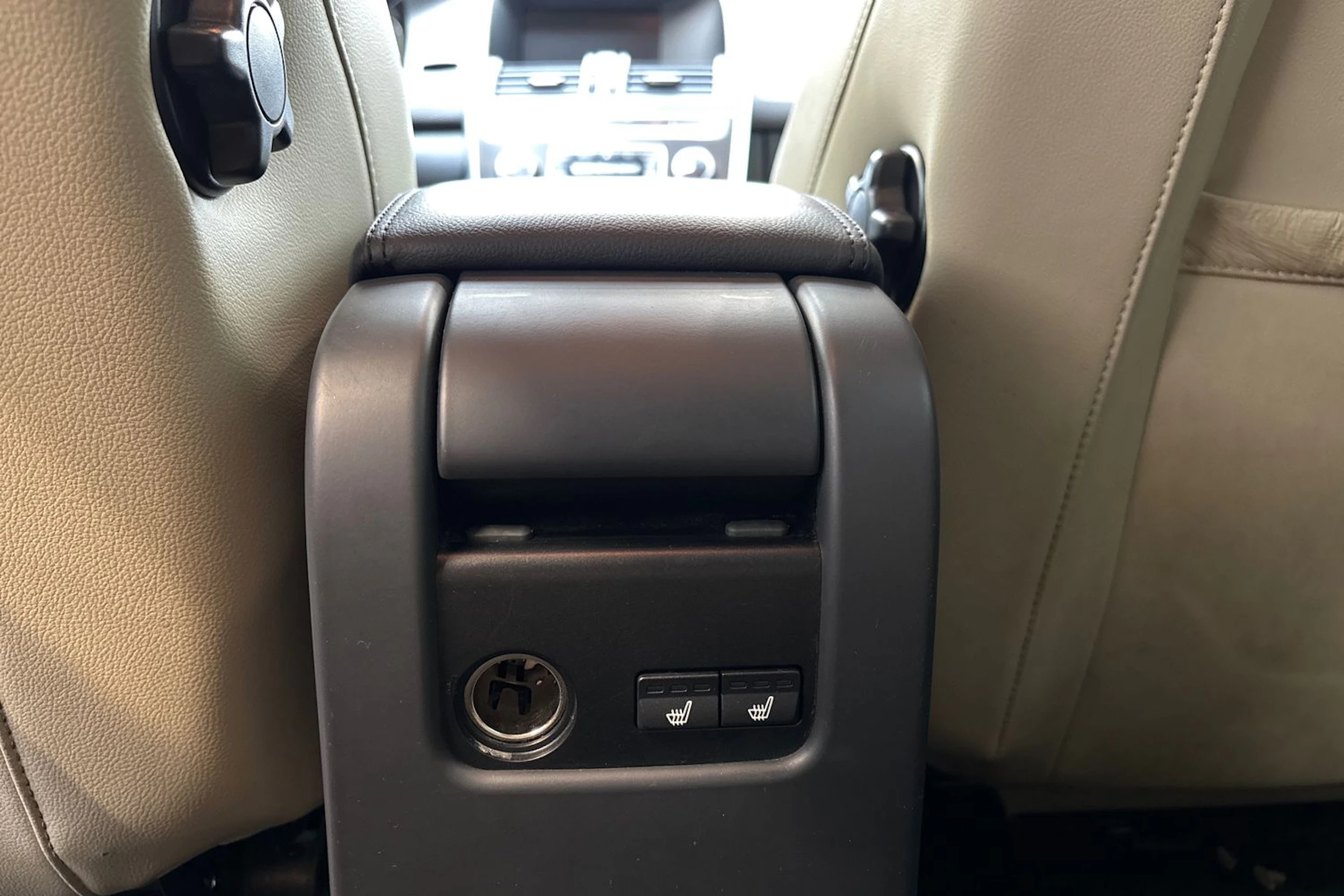 harmaa Volvo XC60 2014 kuva 15.