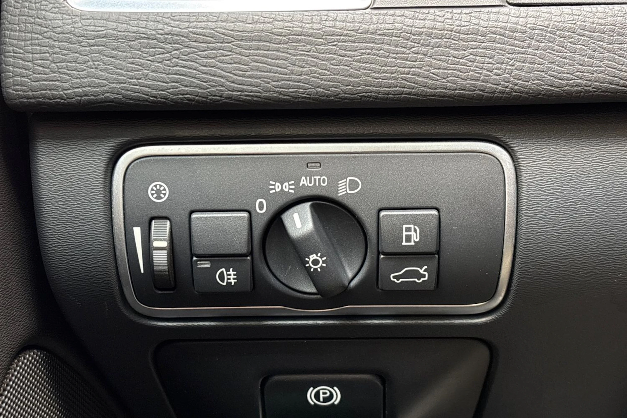 harmaa Volvo XC60 2014 kuva 18.