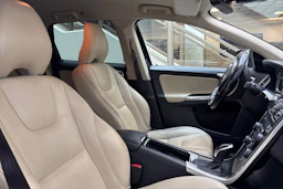 harmaa Volvo XC60 2014 kuva 24.