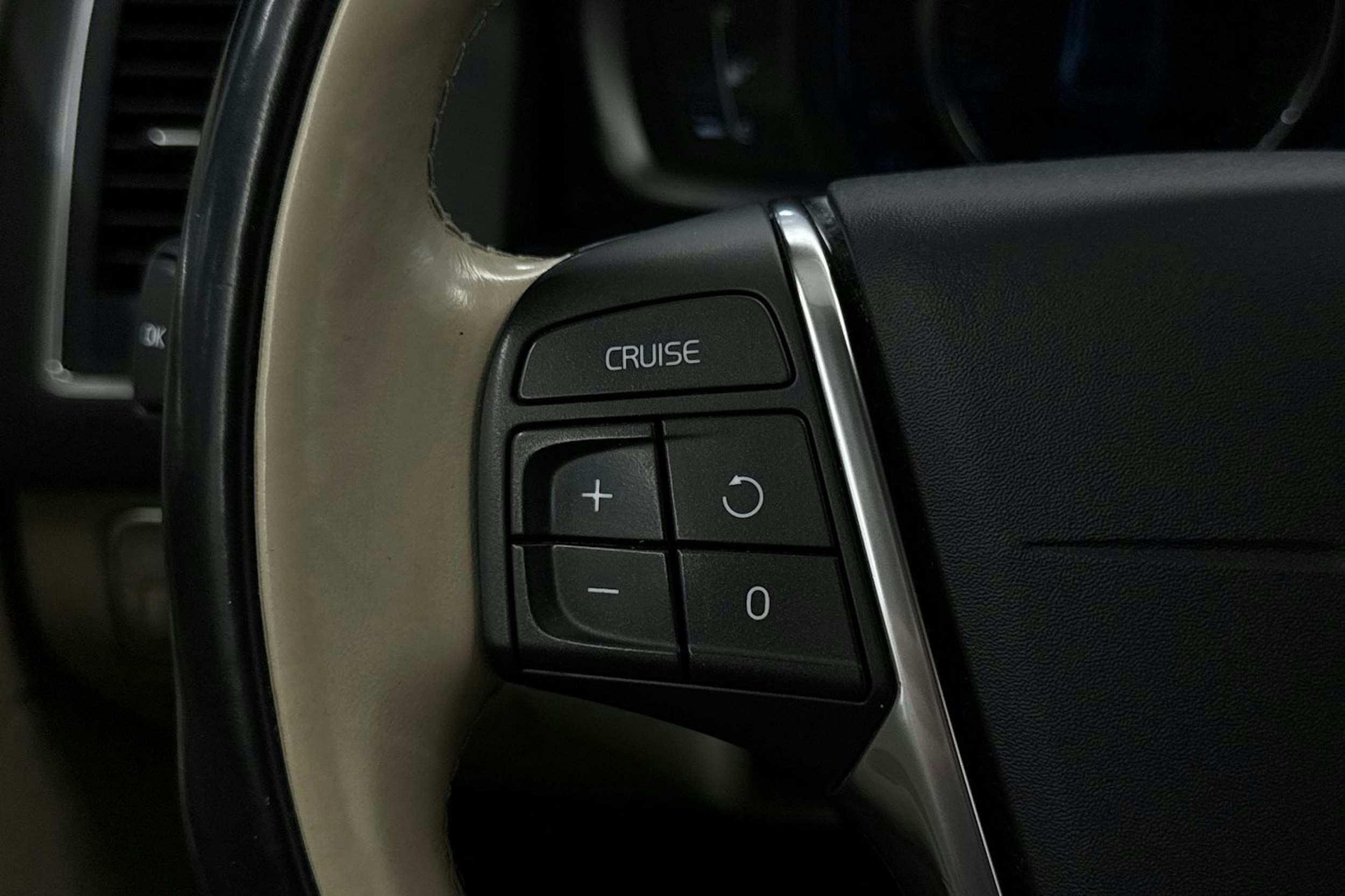 harmaa Volvo XC60 2014 kuva 16.