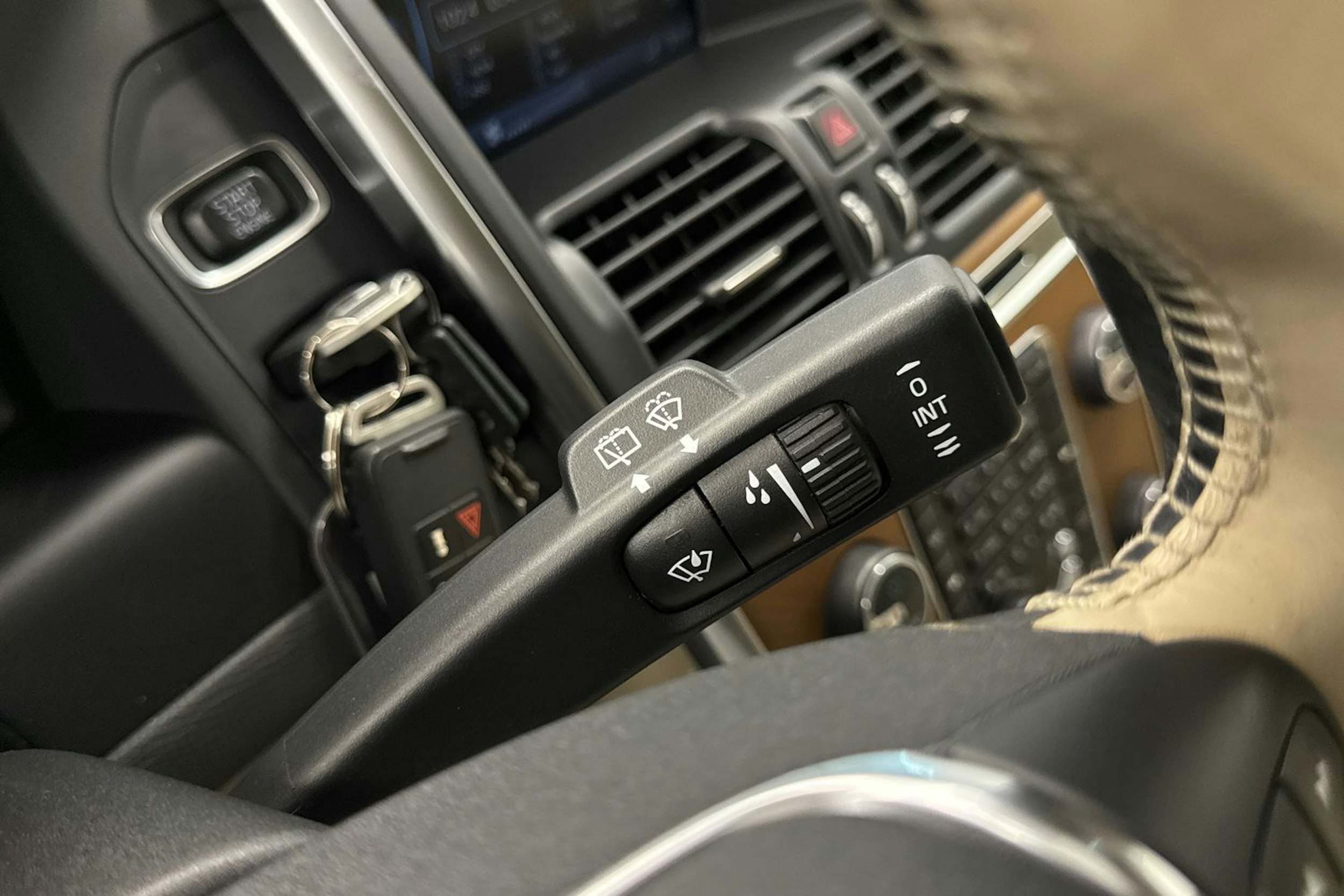 harmaa Volvo XC60 2014 kuva 23.