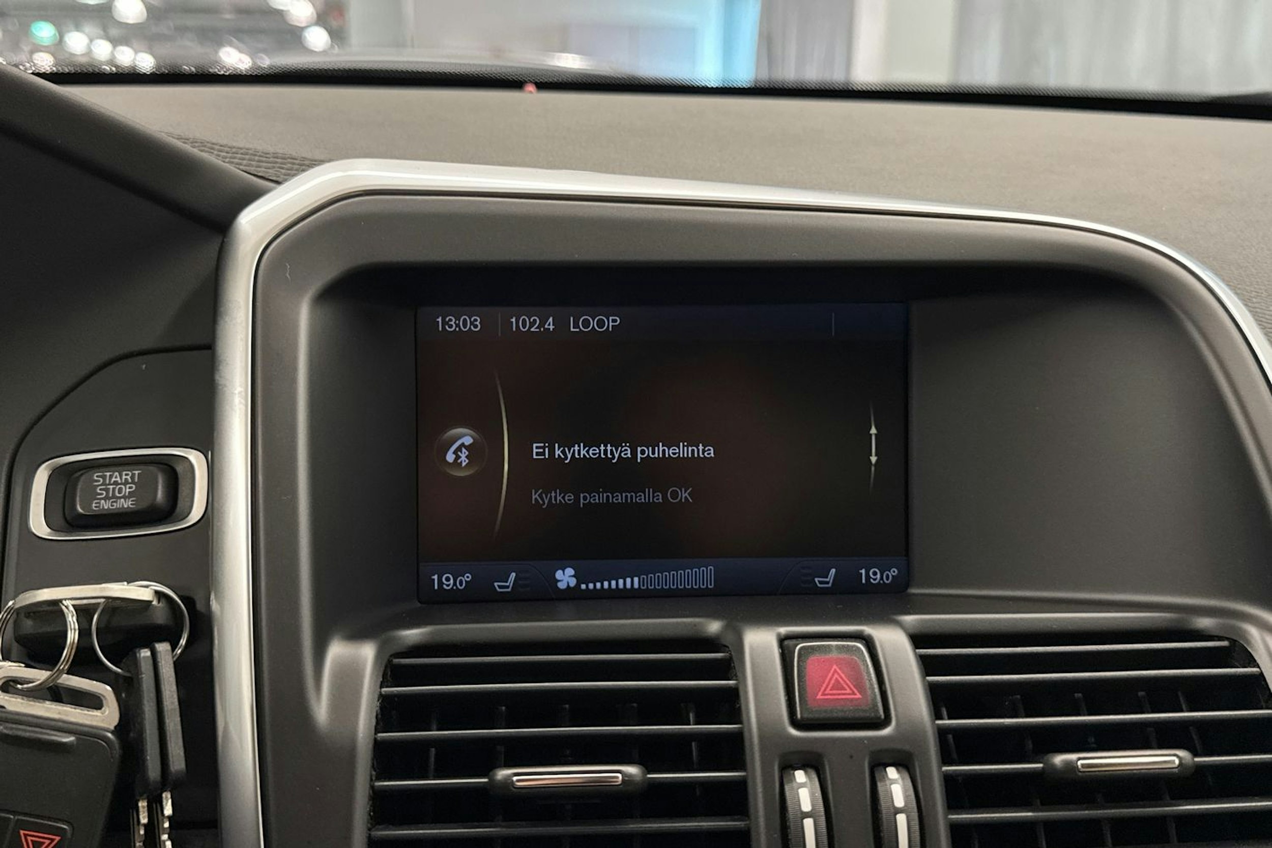 harmaa Volvo XC60 2014 kuva 27.