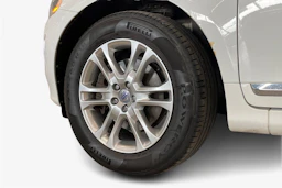 valkoinen Volvo XC60 2014 kuva 9.
