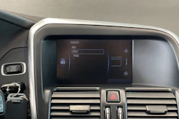 valkoinen Volvo XC60 2014 kuva 17.
