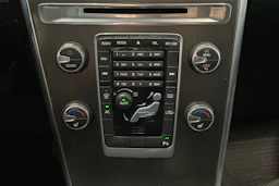 valkoinen Volvo XC60 2014 kuva 22.