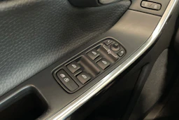 valkoinen Volvo XC60 2014 kuva 24.