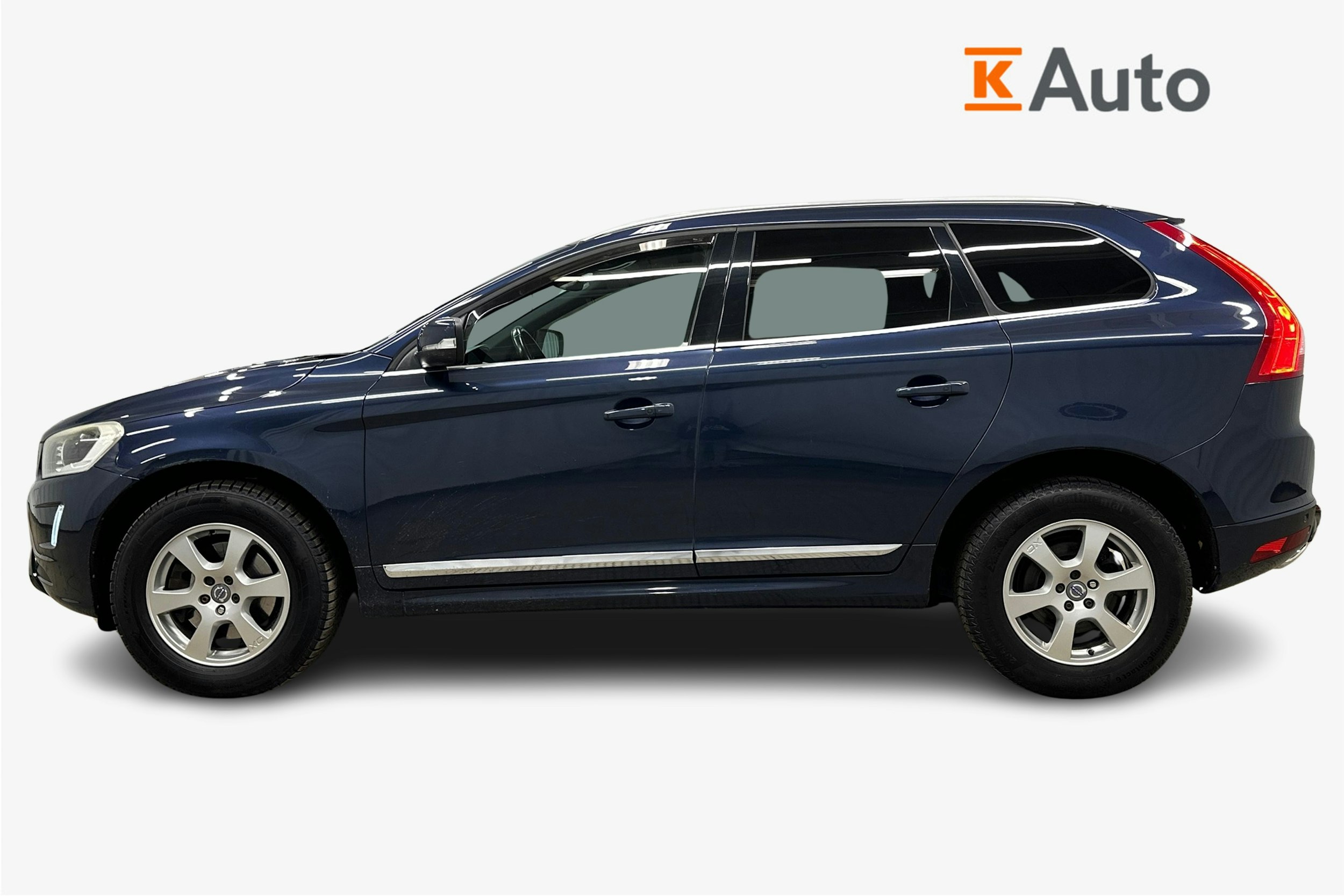 sininen Volvo XC60 2015 kuva 6.