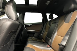 sininen Volvo XC60 2015 kuva 10.