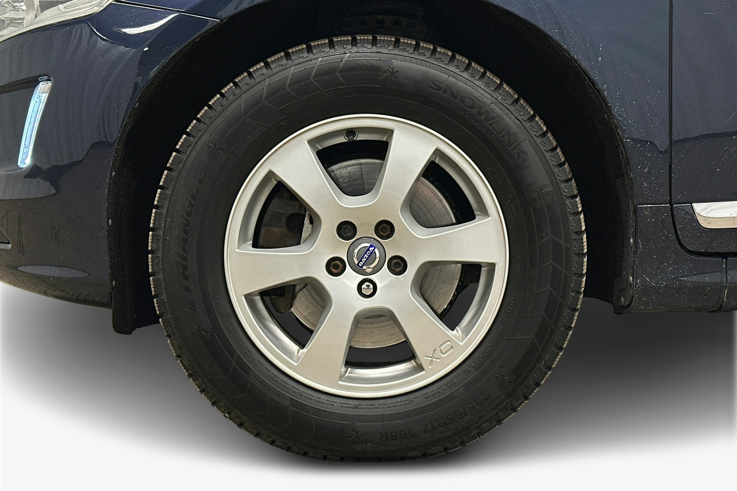 sininen Volvo XC60 2015 kuva 11.