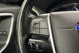 sininen Volvo XC60 2015 kuva 19.