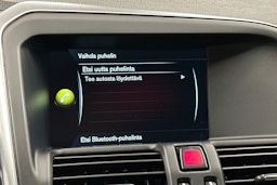 sininen Volvo XC60 2015 kuva 23.