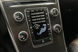 sininen Volvo XC60 2015 kuva 26.