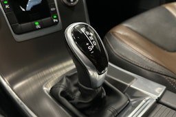 sininen Volvo XC60 2015 kuva 27.